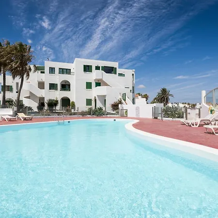 Home2book Sunny Poolside In *